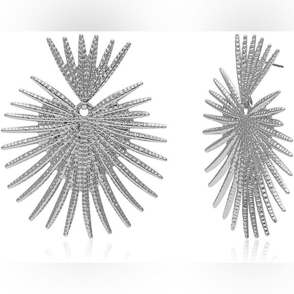 ⭐️✨Silver Sunburst earrings ✨⭐️ - Picture 4 of 7